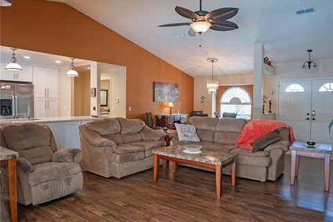 House in New Port Richey, Florida 3 bedrooms, 176.14 sq.m. № 1602418 - photo 6