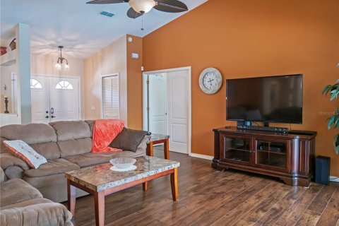 House in New Port Richey, Florida 3 bedrooms, 176.14 sq.m. № 1602418 - photo 7