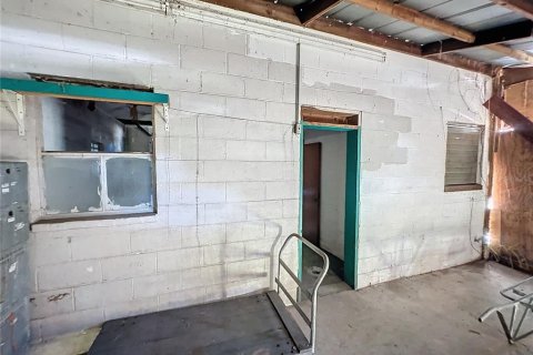 Propiedad comercial en venta en De Leon Springs, Florida, 155.52 m2 № 1010357 - foto 13