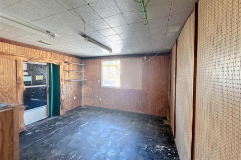 Propiedad comercial en venta en De Leon Springs, Florida, 155.52 m2 № 1010357 - foto 4