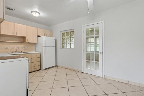 Купить виллу или дом в Мирамар, Флорида 2 спальни, 87.61м2, № 2003470 - фото 11