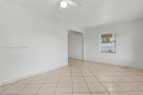 Купить виллу или дом в Мирамар, Флорида 2 спальни, 87.61м2, № 2003470 - фото 9