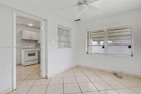 Купить виллу или дом в Мирамар, Флорида 2 спальни, 87.61м2, № 2003470 - фото 19