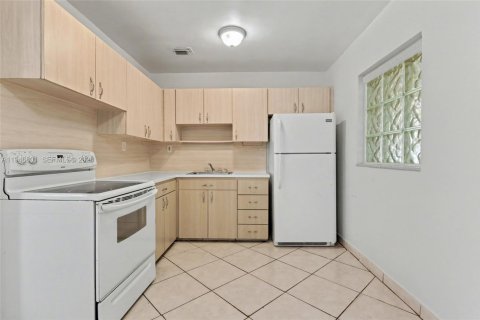 Купить виллу или дом в Мирамар, Флорида 2 спальни, 87.61м2, № 2003470 - фото 14