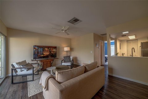 Copropriété à vendre à Tampa, Floride: 1 chambre, 63.36 m2 № 1900530 - photo 9