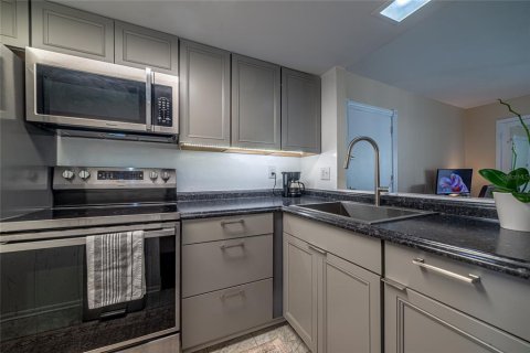Copropriété à vendre à Tampa, Floride: 1 chambre, 63.36 m2 № 1900530 - photo 14