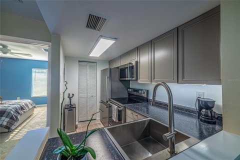 Copropriété à vendre à Tampa, Floride: 1 chambre, 63.36 m2 № 1900530 - photo 16