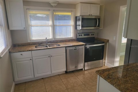 House in Venice, Florida 2 bedrooms, 76.27 sq.m. № 1841834 - photo 2