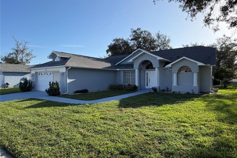 Casa en Spring Hill, Florida 3 dormitorios, 161.65 m2 № 2380552