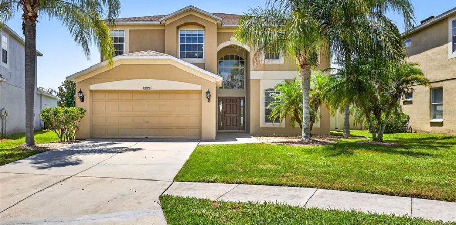 Villa ou maison à Land O' Lakes, Floride 5 chambres, 316.98 m2 № 1805427