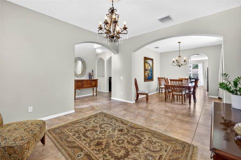 Villa ou maison à vendre à Land O' Lakes, Floride: 5 chambres, 316.98 m2 № 1805427 - photo 9