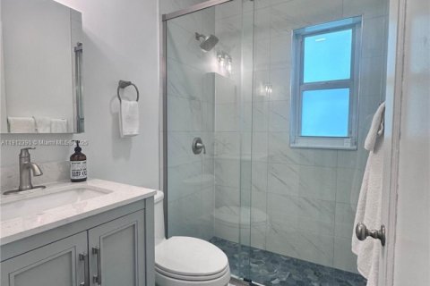 Villa ou maison à vendre à Biscayne Park, Floride: 4 chambres, 144.74 m2 № 1966839 - photo 11