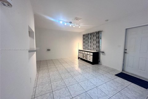 Villa ou maison à vendre à Biscayne Park, Floride: 4 chambres, 144.74 m2 № 1966839 - photo 7