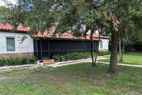 Villa ou maison à vendre à Biscayne Park, Floride: 4 chambres, 144.74 m2 № 1966839 - photo 8