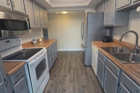 Condominio en Hallandale Beach, Florida, 2 dormitorios № 2253249