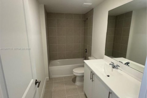 Touwnhouse à louer à Miami, Floride: 3 chambres № 2029423 - photo 7