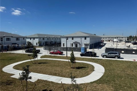 Touwnhouse à louer à Miami, Floride: 3 chambres № 2029423 - photo 11