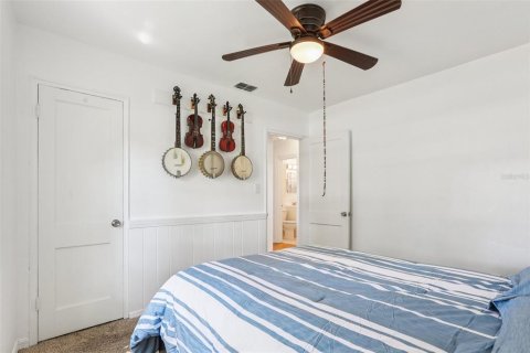 House in Tampa, Florida 4 bedrooms, 145.76 sq.m. № 1877239 - photo 28