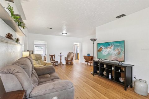 House in Tampa, Florida 4 bedrooms, 145.76 sq.m. № 1877239 - photo 10