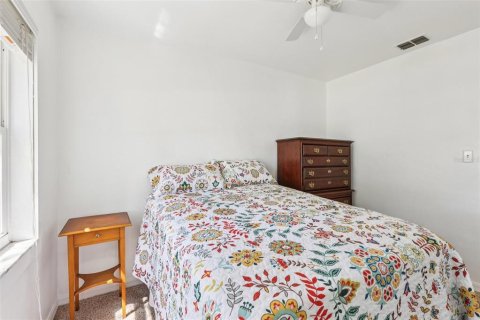 House in Tampa, Florida 4 bedrooms, 145.76 sq.m. № 1877239 - photo 24