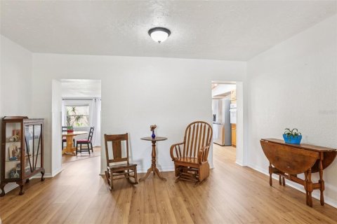 House in Tampa, Florida 4 bedrooms, 145.76 sq.m. № 1877239 - photo 11