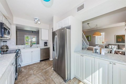 Adosado en alquiler en Saint Petersburg, Florida, 3 dormitorios, 122.63 m2 № 2143714 - foto 7