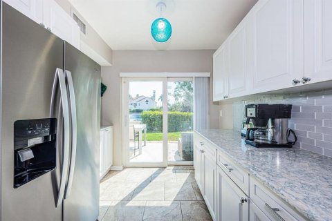 Adosado en alquiler en Saint Petersburg, Florida, 3 dormitorios, 122.63 m2 № 2143714 - foto 3