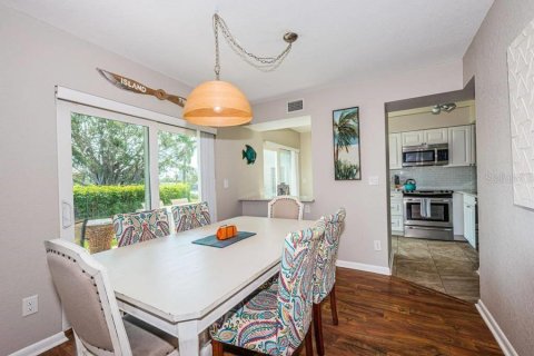 Adosado en alquiler en Saint Petersburg, Florida, 3 dormitorios, 122.63 m2 № 2143714 - foto 6