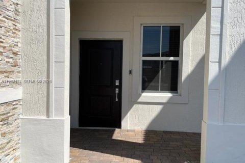 Снять в аренду виллу или дом в Майами, Флорида 4 спальни, 184.23м2, № 1986745 - фото 7