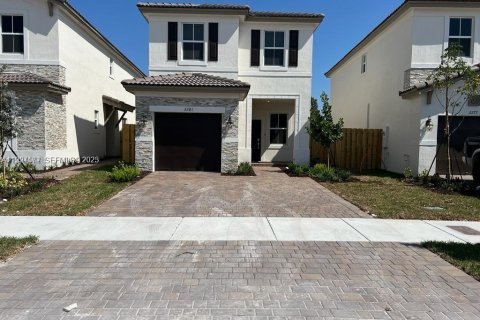 Снять в аренду виллу или дом в Майами, Флорида 4 спальни, 184.23м2, № 1986745 - фото 3