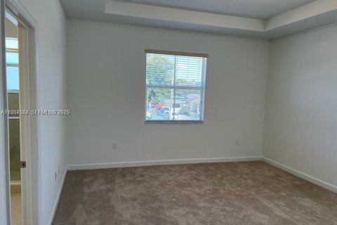 Снять в аренду виллу или дом в Майами, Флорида 4 спальни, 184.23м2, № 1986745 - фото 19