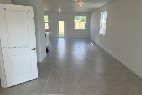 Снять в аренду виллу или дом в Майами, Флорида 4 спальни, 184.23м2, № 1986745 - фото 10