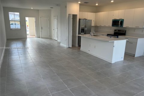 Снять в аренду виллу или дом в Майами, Флорида 4 спальни, 184.23м2, № 1986745 - фото 16