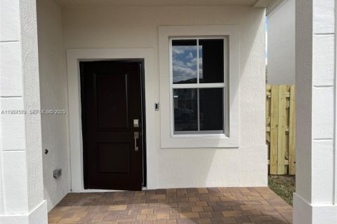 Снять в аренду виллу или дом в Майами, Флорида 4 спальни, 184.23м2, № 1986745 - фото 8