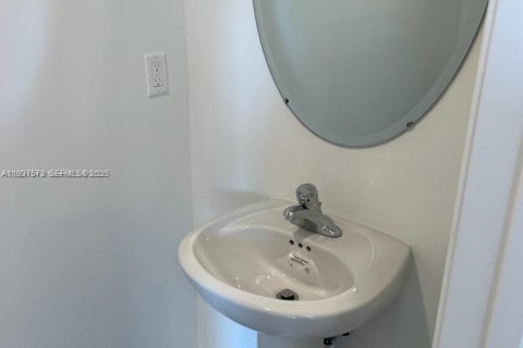 Снять в аренду виллу или дом в Майами, Флорида 4 спальни, 184.23м2, № 1986745 - фото 17