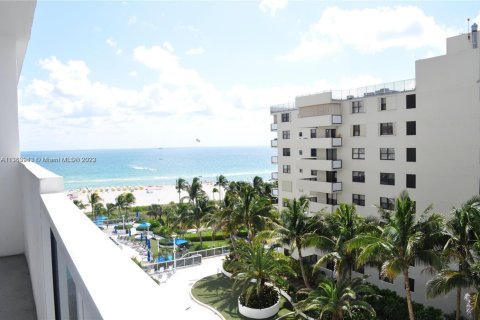 Copropriété à louer à Miami Beach, Floride: 51.1 m2 № 1857275 - photo 9