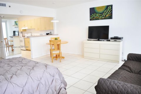 Copropriété à louer à Miami Beach, Floride: 51.1 m2 № 1857275 - photo 2
