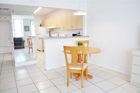 Copropriété à louer à Miami Beach, Floride: 51.1 m2 № 1857275 - photo 6
