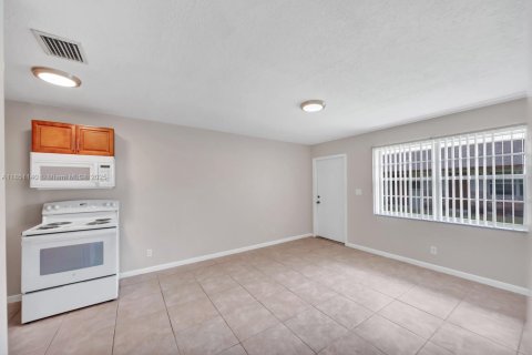 Immobilier commercial à vendre à Fort Lauderdale, Floride: 195 m2 № 1855300 - photo 20