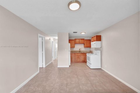 Immobilier commercial à vendre à Fort Lauderdale, Floride: 195 m2 № 1855300 - photo 17