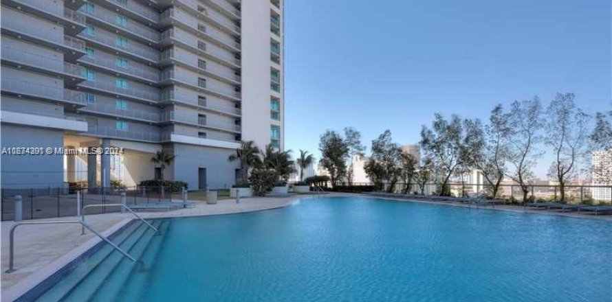 Condominio en Miami, Florida, 1 dormitorio № 1735627