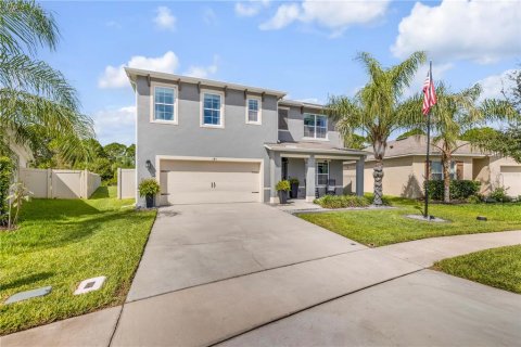 House in Edgewater, Florida 5 bedrooms, 248.42 sq.m. № 2359443