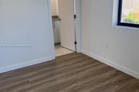 Casa en venta en Florida City, Florida, 4 dormitorios № 2037222 - foto 12