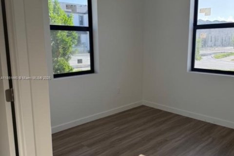 Casa en venta en Florida City, Florida, 4 dormitorios № 2037222 - foto 11