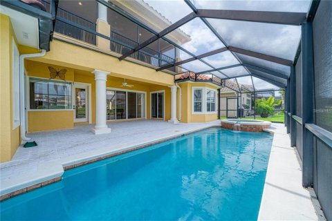 House in Davenport, Florida 5 bedrooms, 374.77 sq.m. № 1761974 - photo 8