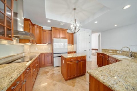 House in Davenport, Florida 5 bedrooms, 374.77 sq.m. № 1761974 - photo 13