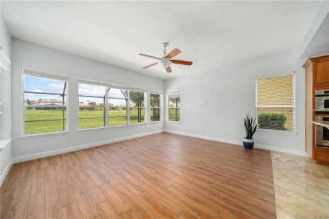House in Davenport, Florida 5 bedrooms, 374.77 sq.m. № 1761974 - photo 18