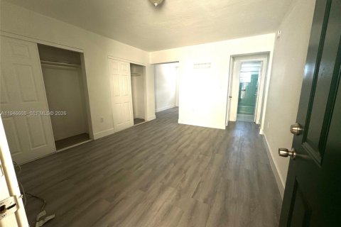 Apartment in Miami, Florida 51.1 sq.m. № 2002827 - photo 4