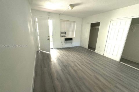 Apartment in Miami, Florida 51.1 sq.m. № 2002827 - photo 5