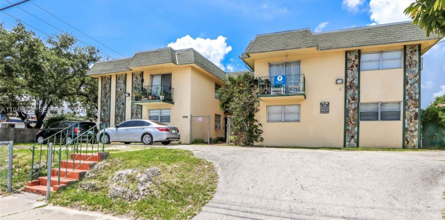 Studio in Miami, Florida № 2002827